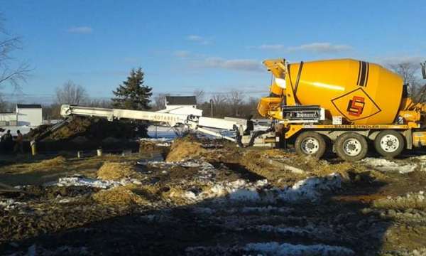 T3D16 Mixer mounted conveyor on site